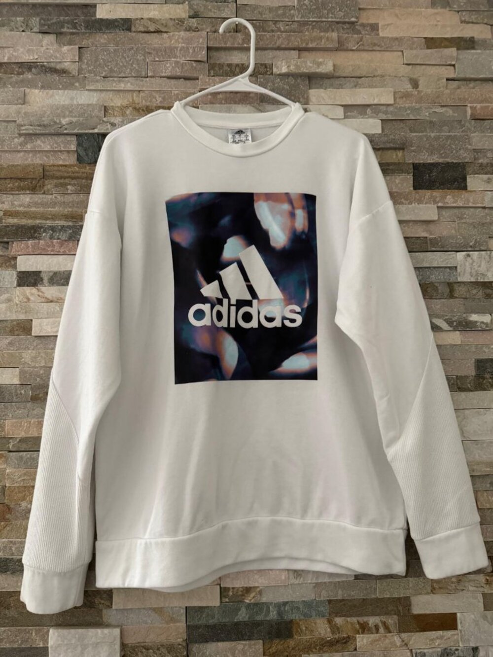 Adidas White Crewneck Sweatshirt Women’s Size Small Like New
